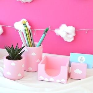 Cloud Office Organizer Set van 5 (pennenhouder en notitiekubushouder en visitekaartjeshouder en plantenpot en plant) - Babyroze