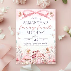 Modèle modifiable d'invitation pour le premier anniversaire d'une fée avec un noeud rose, une invitation pour le 1er anniversaire d'une fée enchantée DIY, une fête dans le jardin avec des papillons floraux