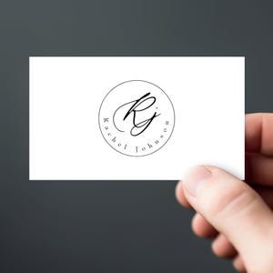 Minimalist photo business card template for photography studios, lash spas, and nail salons. Professional card design with a modern, elegant touch. DIY template for easy customization and printing.