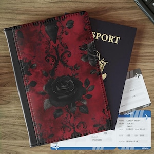 Funda de pasaporte con diseño floral gótico, elegante cartera de viaje, ideal para viajeros, regalo perfecto para aventureros, diseño de rosa negra, accesorio de viaje.