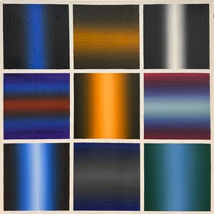 Puede incluir: Una pintura digital con 12 cuadrados, cada uno con un degradado de color diferente. Los colores incluyen azul, morado, rojo, naranja, amarillo, verde, negro y blanco.