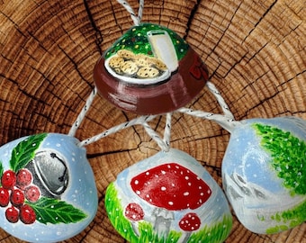 Hand Painted Seashell Christmas Ornaments: Beach Holiday Decor