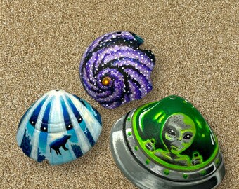 Hand-Painted Alien Seashells: Sci-Fi Christmas Ornaments, Set of 3