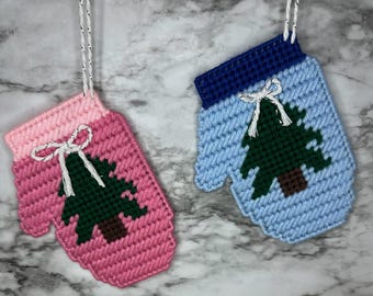 Mitten Ornaments, Christmas Ornaments, Mitten Decorations, Vintage Style Christmas Ornaments, Plastic Canvas Mittens, Cute Ornaments, Gift