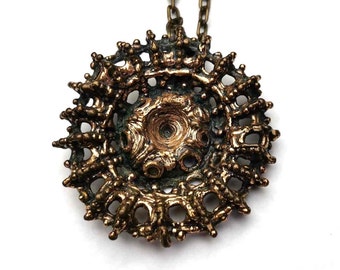 Collar con colgante Studio Else & Paul, cadena vintage, Noruega, joyería noruega escandinava de bronce, estilo nórdico.