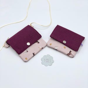 Kindergeldbeutel oder Brustbeutel mit Pferdemotiv / Pony in rosa und bordeaux auch personalisierbar mit Wunsch Namen in weiß geplottet