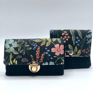 Großer Geldbeutel / Praktische Geldbörse / Portemonnaie aus Stoff in Blumenmuster und  Cord in schwarz mit Kartenfächern, handlich handmade