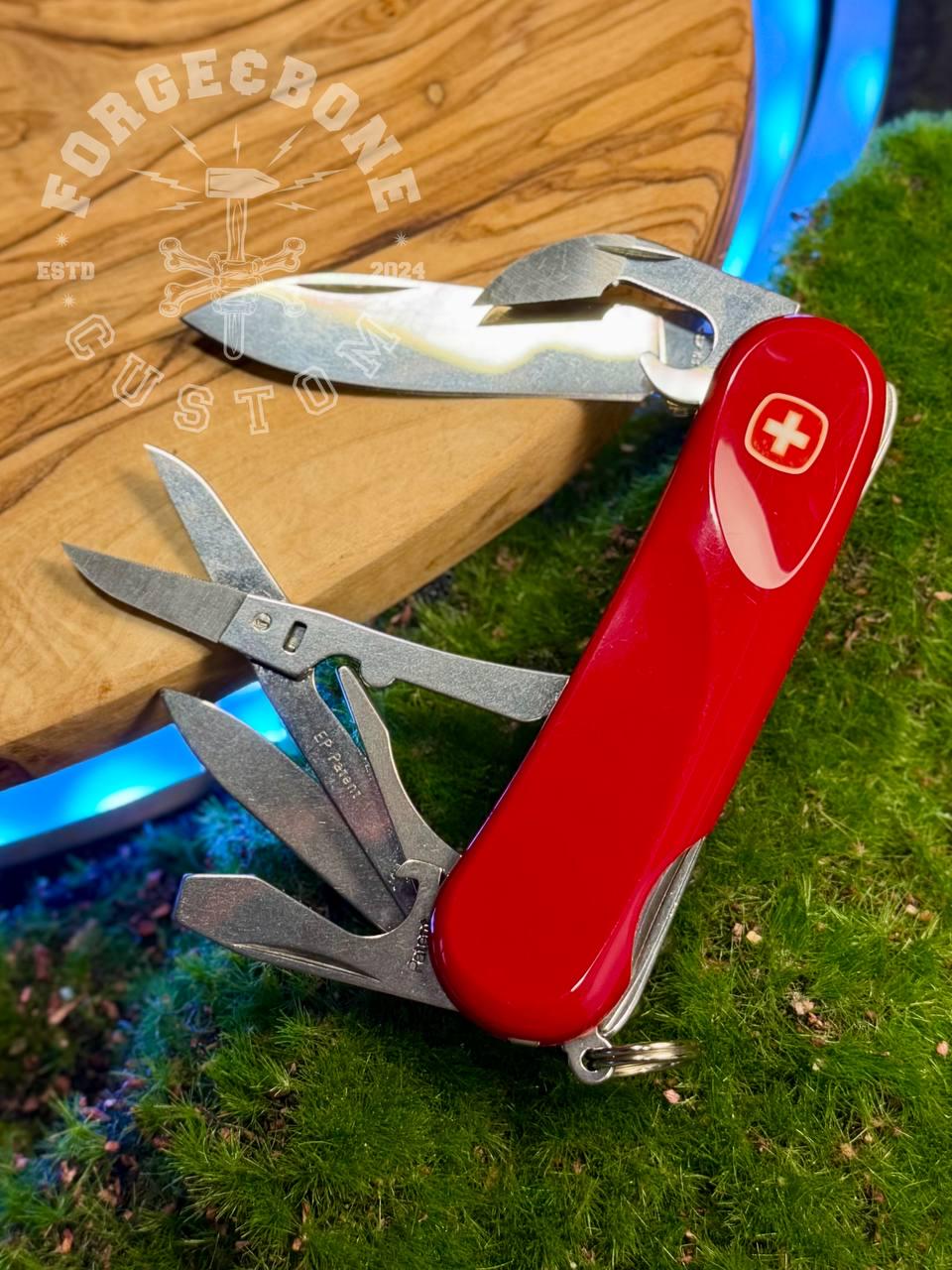 Victorinox Swiss Army Knife Traveller 1.3705.AVT - 25 Functions, Translucent Red, New