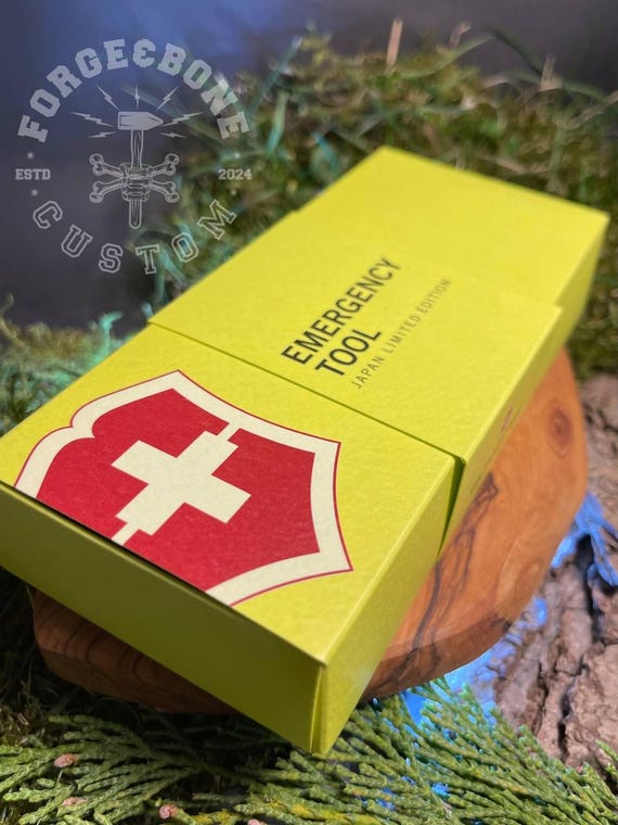 Victorinox Emergency Tool Signature Light 0.6226.808-X1 Japanese