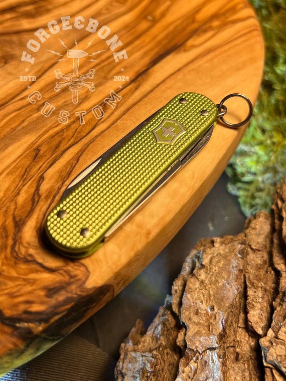 Victorinox Classic Alox Limited Edition 2007 Lime-green 0.6221.L24