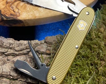 Victorinox Pioneer Alox Limited Edition 2019 Gold 0.8201.L19 - Etsy