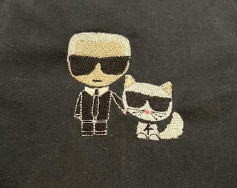 Karl Lagerfeld Stickerei, Katze mit Gasen, Lagerfelds Katzendesign-Stickerei