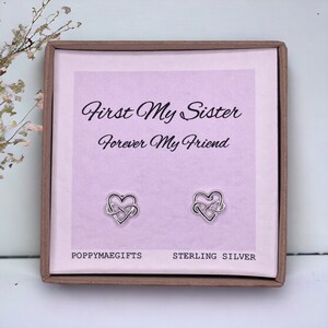 Primero mi hermana, por siempre mi amiga / Pendientes de corazón infinito de plata / Buzón de regalo de cumpleaños para ella / Regalo para hermana