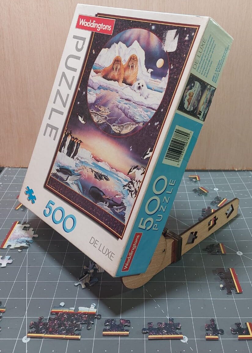 Versatile Jigsaw Puzzle Box Lid Stand, Adjustable Width & 4 Tilt