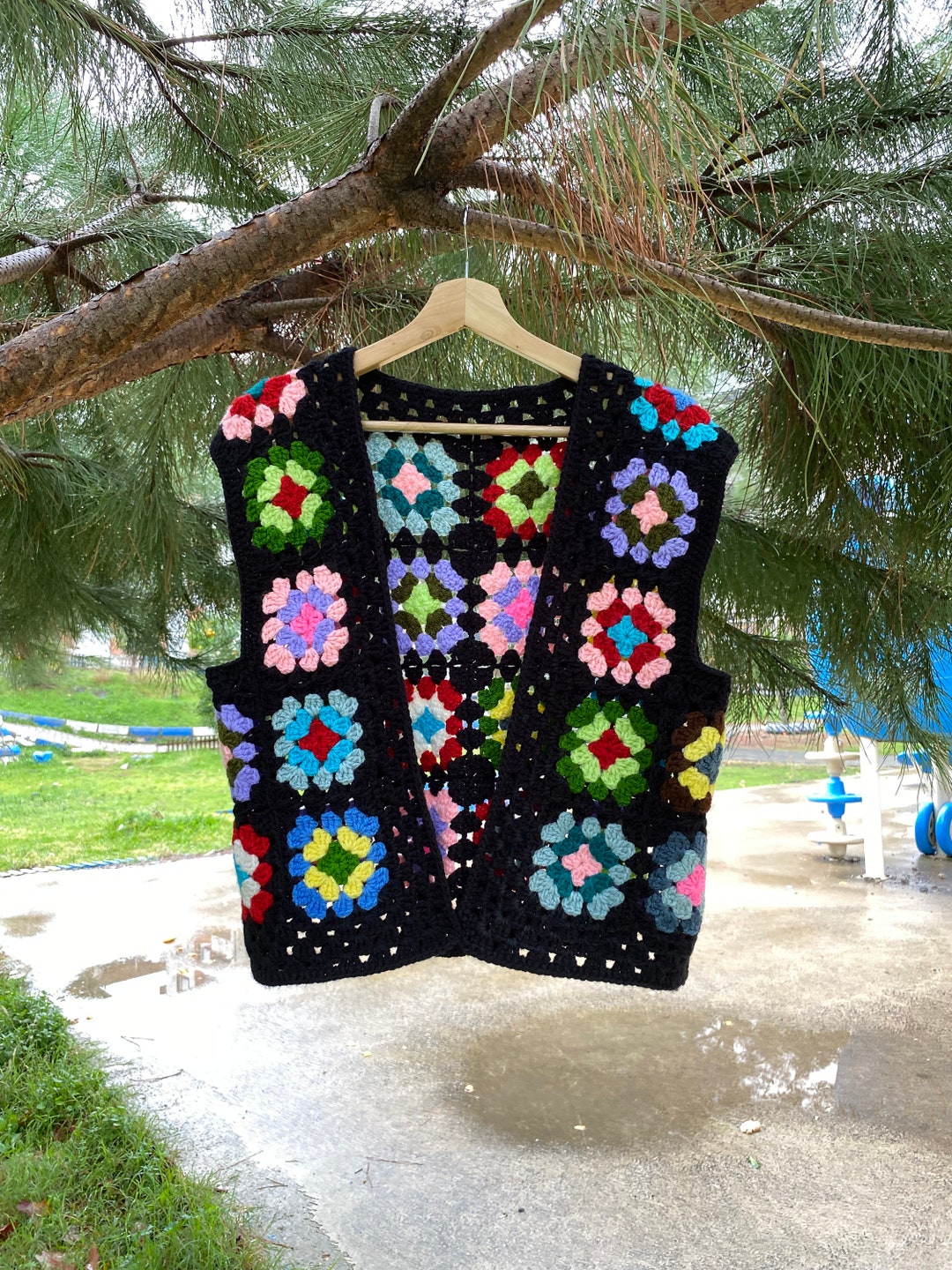 MEDI SHELL MOTIF CROCHET KNIT VEST