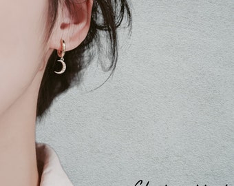 Pendientes de oro de sol y luna hechos a mano para un look minimalista y moderno: regalo ideal para ella / Estrellas