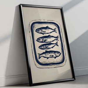 Arte de pared retro de lata de sardinas, impresión de pescado de cocina costera, decoración náutica vintage, regalo gastronómico para él, póster con ilustración de mariscos azules