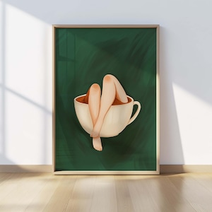 Szmaragdowo zielony surrealistyczny wydruk wózka na kawę, plakat Quirky Legs in Teacup, zabawny wystrój kuchni, prezent dla miłośników kawy, estetyczna sztuka barowa