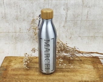 Aluminium Trinkflasche personalisiert | Wasserflasche Bambusdeckel | 500ml Alu flasche Name | Geschenkidee | Karabiener