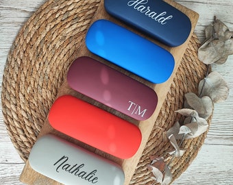 Brillenetui Matt personalisiert mit Name oder Wunschwort | Hartschale | Geburtstag | individuelle Geschenkidee