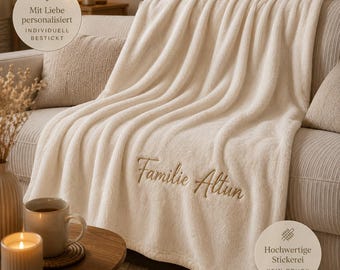 Personalisierte Wohndecke mit Stickerei | Kuscheldecke mit Wunschtext | Flanelldecke 150x200 | Geschenk für Familie & Paare