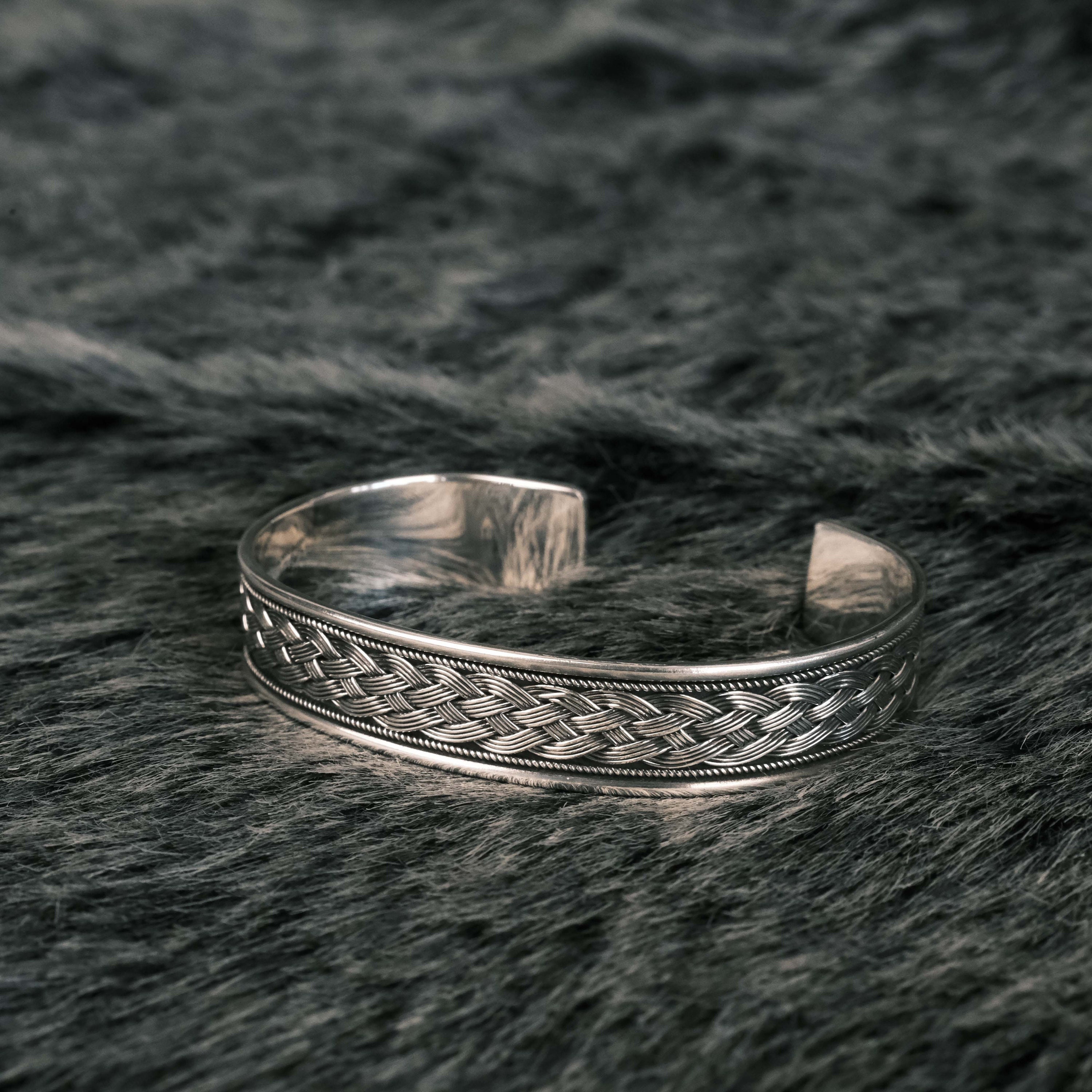 Stainless Steel Paracord Bangle With Norse Clasp CONSENES.JWL