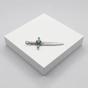 Oxidized 925 Sterling Silver Emerald Kris Dagger Pendant For Medieval And Fantasy Jewelry Lovers