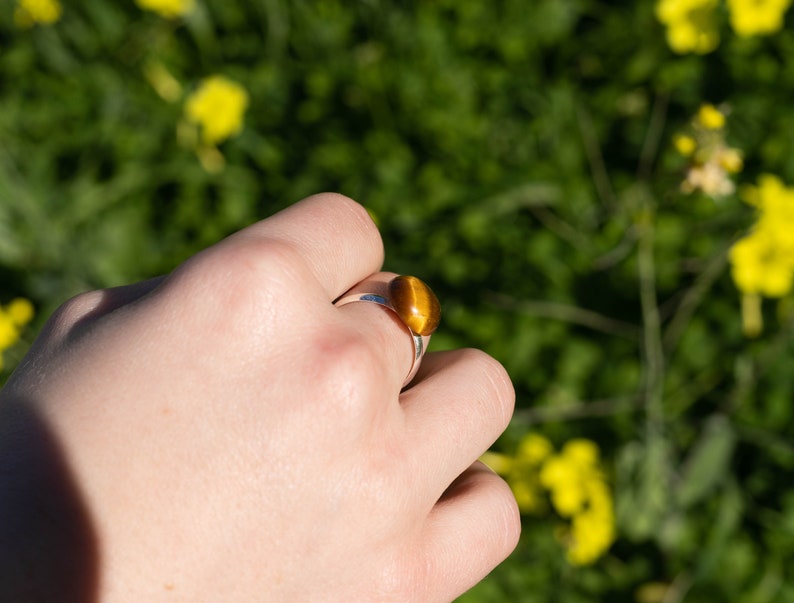 Bague oeil de tigre avec pierres précieuses, bague réglable, bague pierre de confiance, cadeau, bague faite main, bague élégante et minimaliste image 5