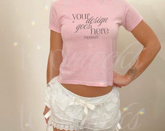 Baby-T-shirt-modell 5000B, Gildan baby-T-shirt-modeller, mjuk tjejmodell, rosa baby-T-shirt-modell, y2k-selfiemodell, Coquette-modeller för riktiga modeller