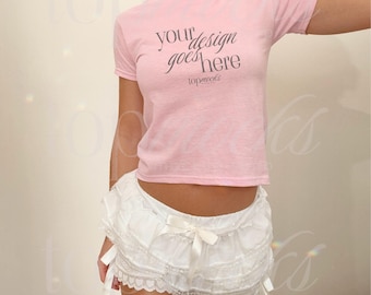 Baby-T-shirt-modell 5000B, Gildan baby-T-shirt-modeller, mjuk tjejmodell, rosa baby-T-shirt-modell, y2k-selfiemodell, Coquette-modeller för riktiga modeller
