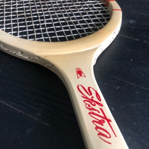 Racchetta da tennis d&#39;epoca in legno (URSS)