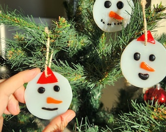 Set mit 3 geschmolzenen Glas-Schneemann-Weihnachtsornamenten - Handgefertigtes Winterdekor, Weihnachtsbaumdekoration zum Aufhängen