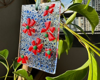 Floraler Suncatcher aus geschmolzenem Glas: Rote Blumen Frühlingsaufhänger, Weihnachtsstrumpffüller, Weihnachtsstrumpffüller