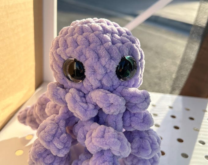 Small Crocheted Jellyfish Plush | Handmade Ocean Animal Toy | Sea Creature Nursery Decor | Soft Amigurumi Jellyfish Gift | Coastal Baby Show