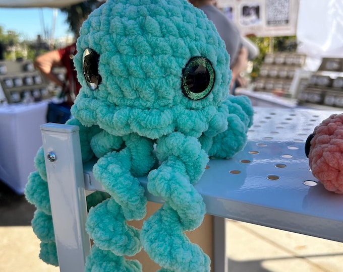 Large Crocheted Jellyfish Plush | Handmade Ocean Animal Toy | Sea Creature Nursery Decor | Soft Amigurumi Jellyfish Gift | Coastal Baby Show