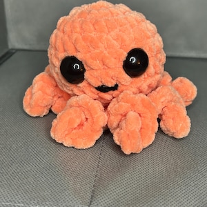 Handmade Crochet Octopus | Cute Amigurumi Sea Creature | Perfect Gift for Ocean Lovers | Soft Toy | Nursery Decor