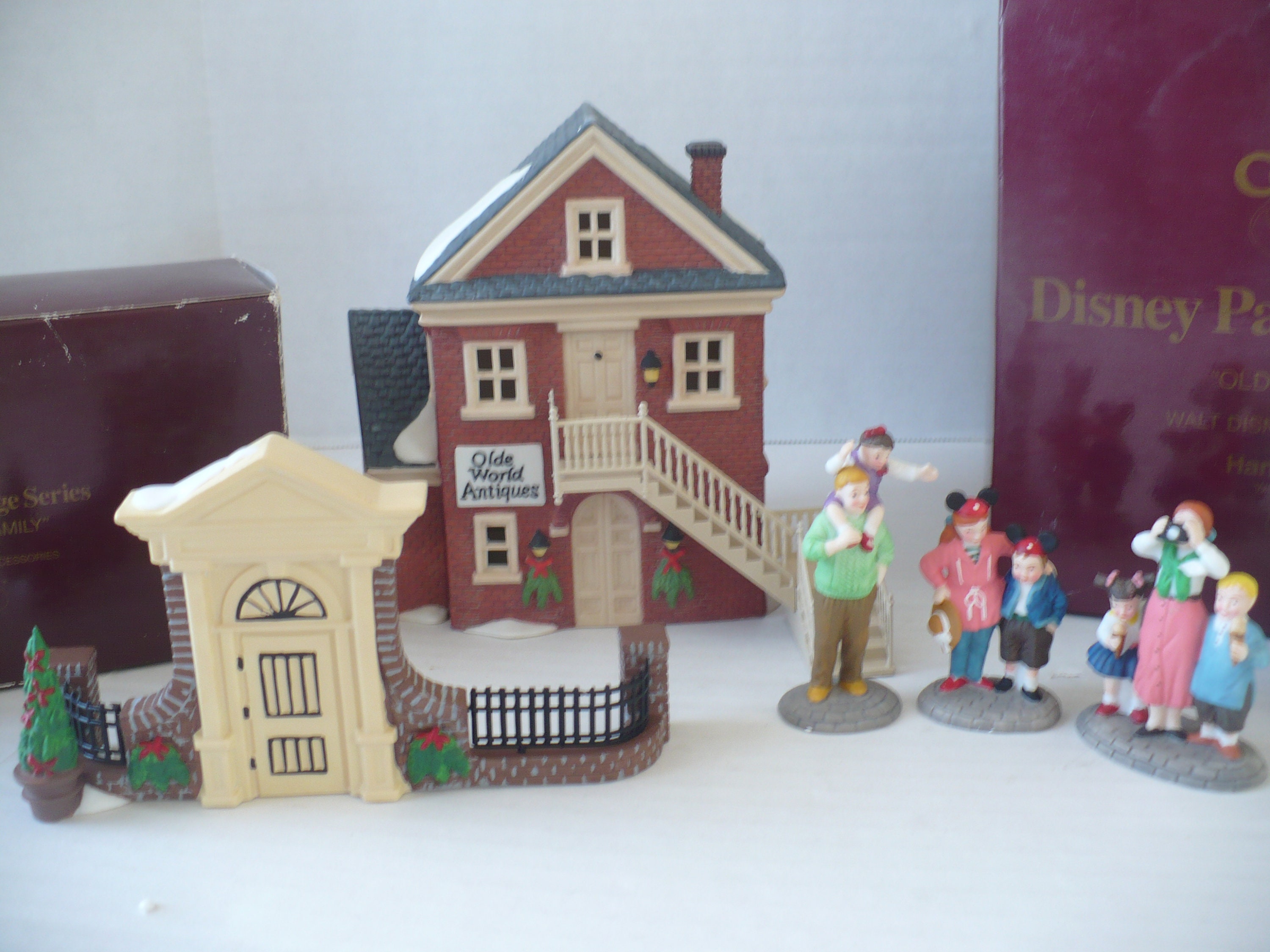 置物 Department56 Disny Parks Village Series Disney Parks Dept 56 Village Series Tinker Bells Treasures