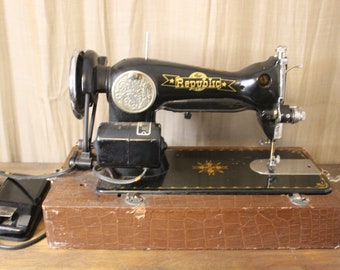 Sewing Machine with Pedal, Vintage Sewing machine, Hand crank sewing machine 1950s REPUBLIC Dial-O-Matic, the world's best sewing machine.