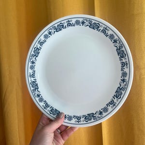 Corelle Old Town Blue 10" Dinner Plates - Navy Blue Onion Floral Paisley Filigree on White Glass Dishes