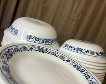 Corelle, made in USA, Vitrelle, bowls, side bowls, side plates, Vintage corelle, vintage dinner ware, vintage, vintage dining, old town blue