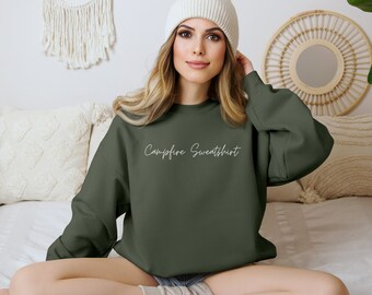 キャンプファイヤー スウェットシャツ、アウトドア スウェットシャツ、ユニセックス スウェットシャツ、グラフィック スウェットシャツ、キャンプ、ハイキング、焚き火 スウェットシャツ、アウトドア スウェットシャツ