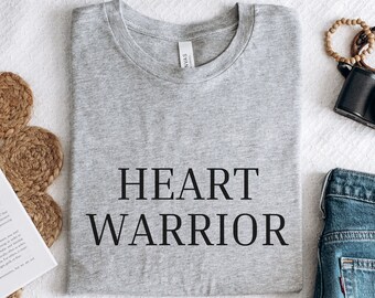 Camiseta unisex Heart Warrior, camiseta de concientización sobre enfermedades cardíacas, regalo para papá, mamá, abuelo, camiseta de corazón, regalo de cirugía cardíaca, camiseta del mes del corazón
