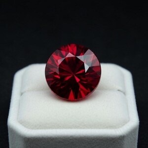 7 kt natuurlijke Birma-duivenbloedrode robijn, ronde losse edelsteen