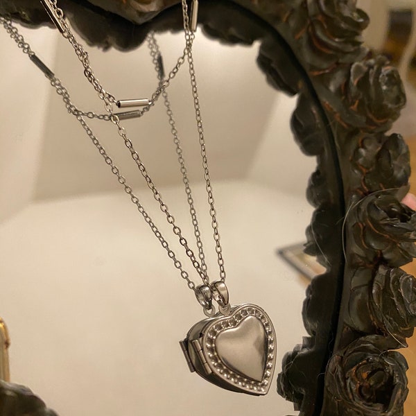 SOUVENIR necklace