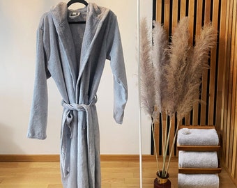 100% Cotton Hooded Bathrobe - Fluffy and absorbent for ultimate comfort in the spa or at home, perfect gift