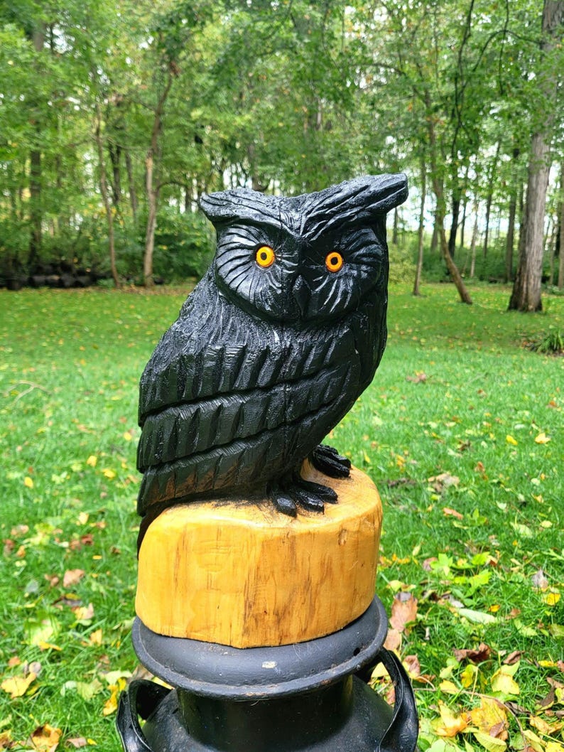 Chainsaw Carved Owl Sculpture Wooden Bird Figurine Garden Owl Decoy