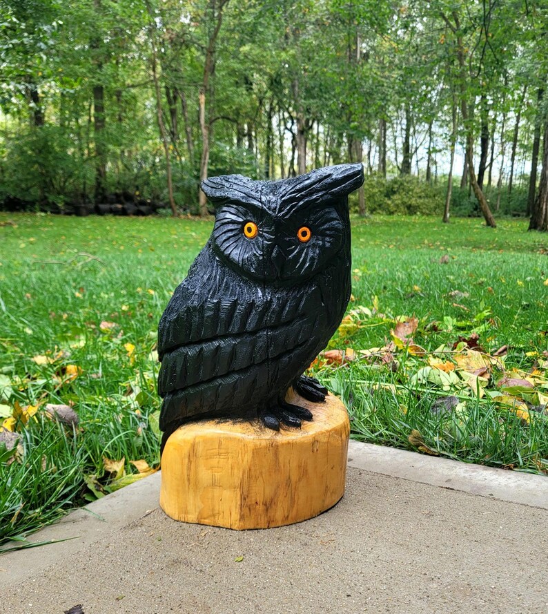 Chainsaw Carved Owl Sculpture Wooden Bird Figurine Garden Owl Decoy