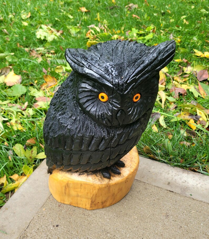 Chainsaw Carved Owl Sculpture Wooden Bird Figurine Garden Owl Decoy