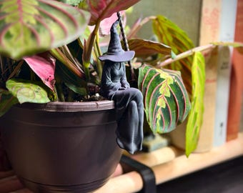 Witch Shelf Sitter – Straszny wystrój drukowany w 3D do Twojego domu