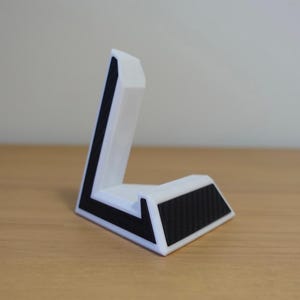 Erhöhen Sie Ihr Display mit unserem 3D-gedruckten Kartenständer!